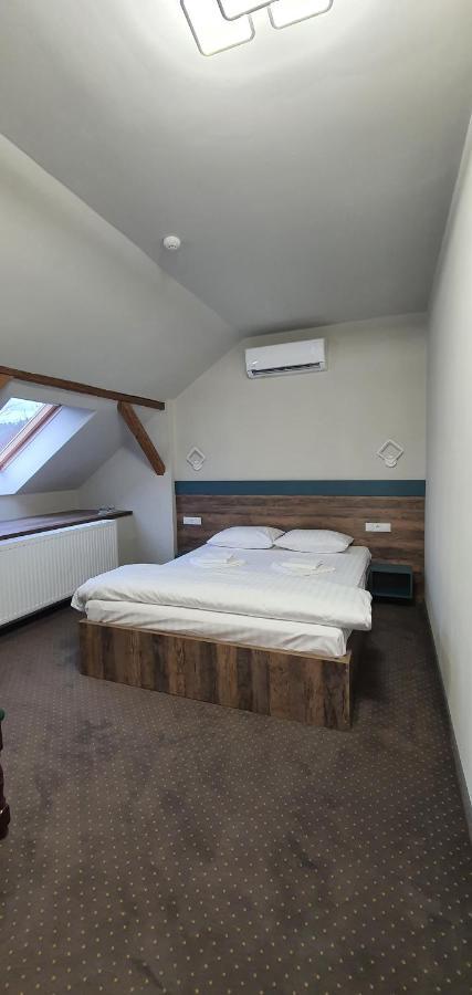 Casa Achim Hotel Baia Mare Buitenkant foto